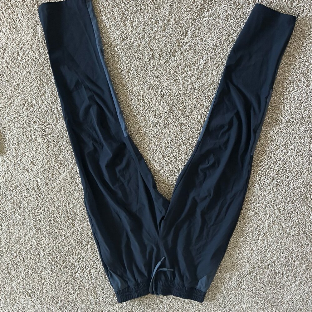 Vintage Women's Medium Underarmour black track pants